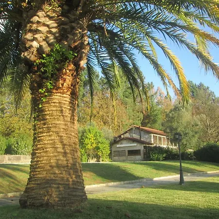 Oliveira Houses Kır Evi