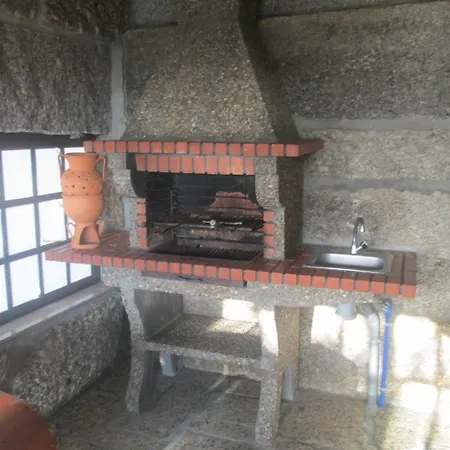 Oliveira Houses Kır Evi